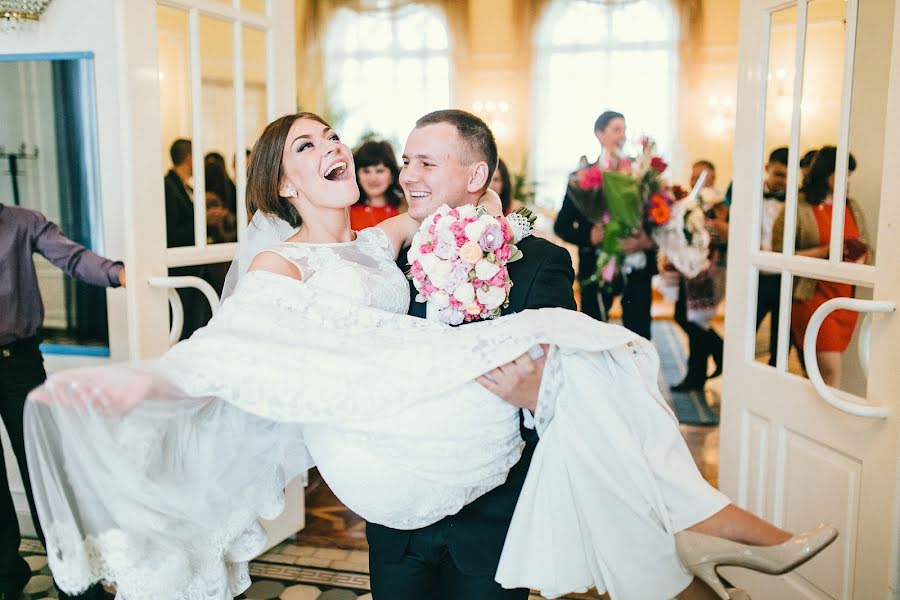 Fotógrafo de casamento Misha Shuteev (tdsotm). Foto de 14 de maio 2015