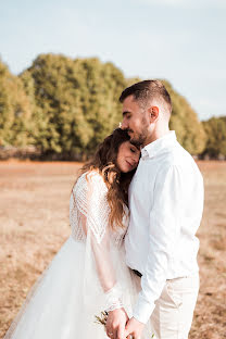 Fotógrafo de casamento Lara Yarochevskaya (yarochevska). Foto de 6 de outubro 2021