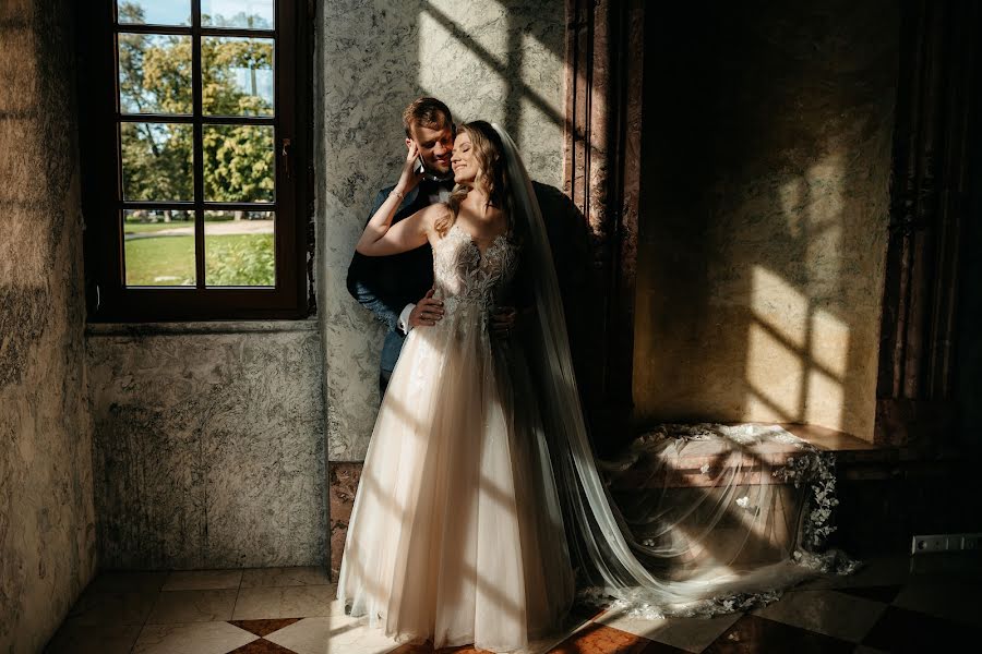 Nhiếp ảnh gia ảnh cưới Julitta Musiał (amstudio). Ảnh của 18 tháng 10 2023