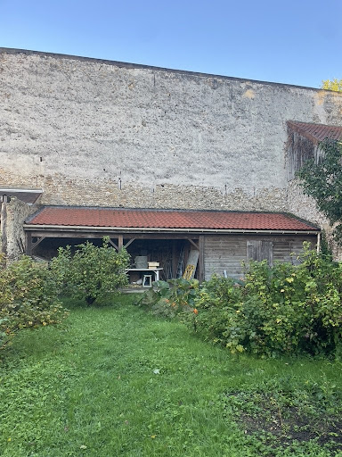 House with garden 5