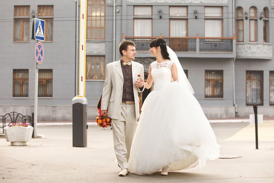 Wedding photographer Valentina Baturina (valentinalucky). Photo of 22 November 2014