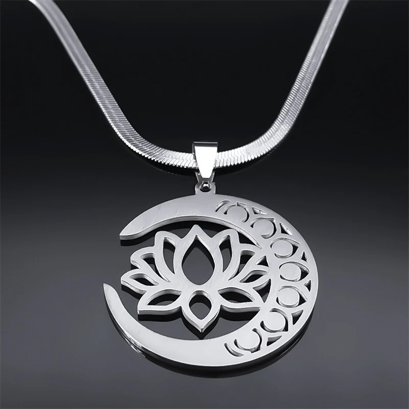 Collar de acero inoxidable Moon Lotus para mujer. Elegancia celestial con este delicado colgante. Ideal como regalo o para uso diario.