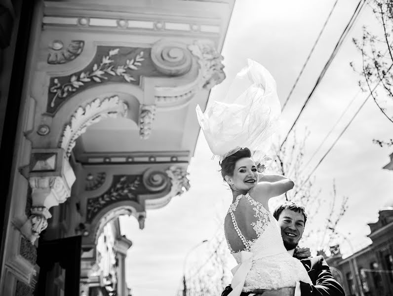 Fotógrafo de casamento Tatyana Shakhunova (sov4ik). Foto de 27 de maio 2015