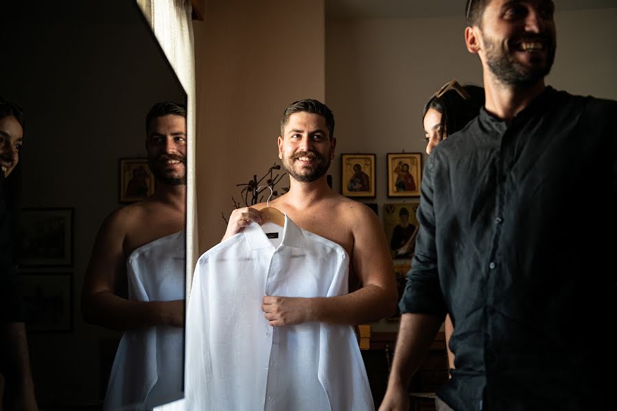 Wedding photographer Christos Leontis (christosleontis). Photo of 3 April 2023