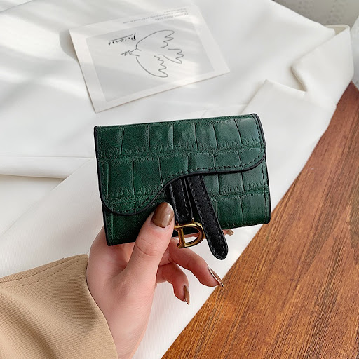 Title 4, Ladies Short Multi-Card Card Holder perfect fo...