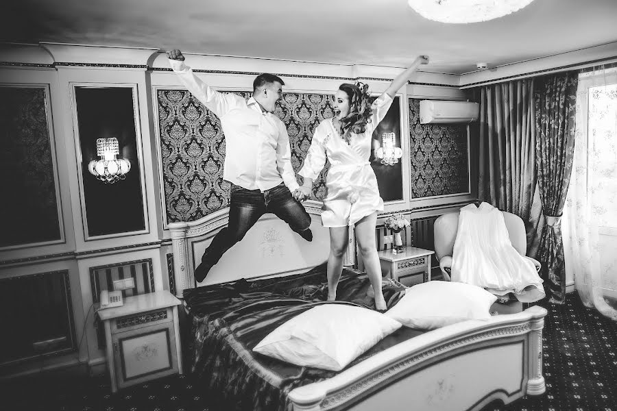 Nhiếp ảnh gia ảnh cưới Roman Sinyakov (resinyakov). Ảnh của 18 tháng 5 2017