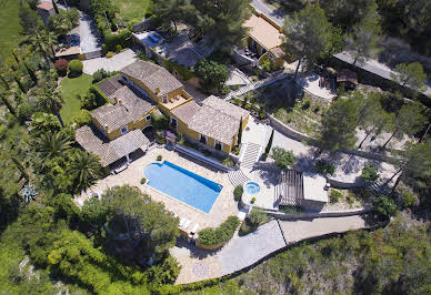 Maison avec jardin et terrasse 1