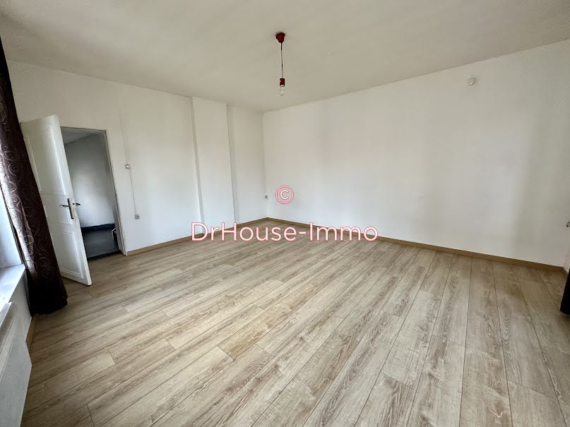 Location  appartement 3 pièces 79.21 m² à Bruay-sur-l'Escaut (59860), 380 €