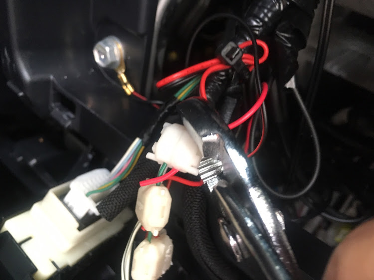 ヴォクシーの七色LED イルミネーション・DIY・不具合解消作業に関するカスタム事例の投稿画像10枚目