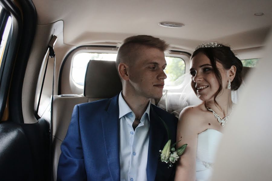 Fotógrafo de casamento Valeriya Soldatova (lavrforlove). Foto de 22 de outubro 2015