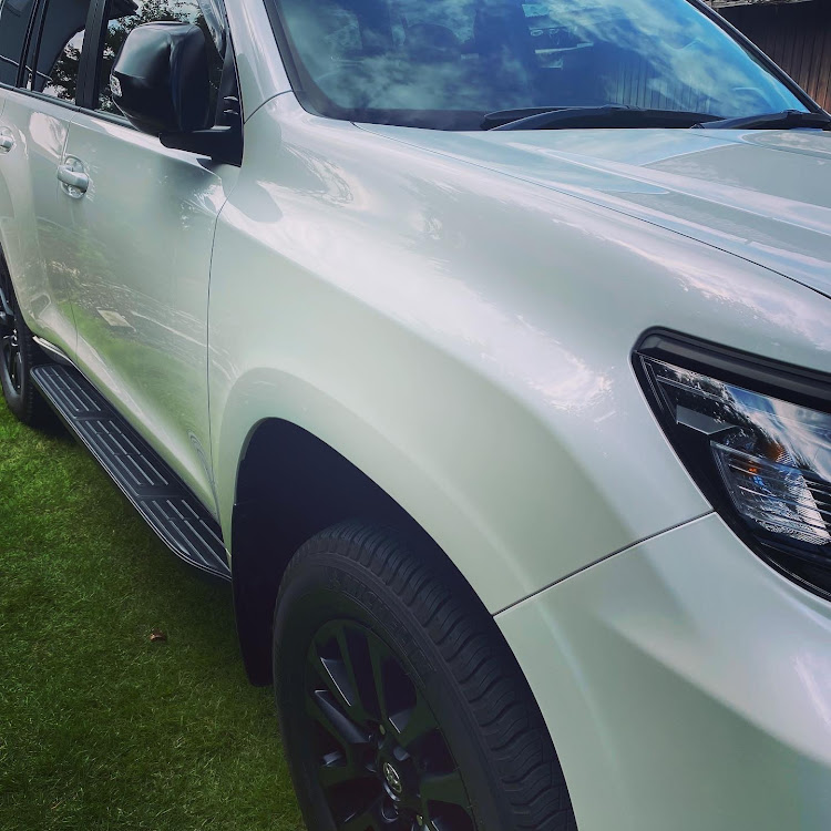 ランドクルーザープラドの洗車・天然ワックス・Wax Arts・プラド150後期・マットブラックエディションに関するカスタム事例の投稿画像2枚目
