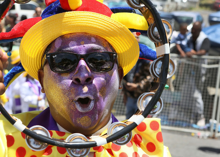 South-easter turns Tweede Nuwe Jaar parade into a brolly good blow