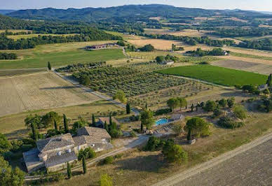 Propriété avec piscine 2