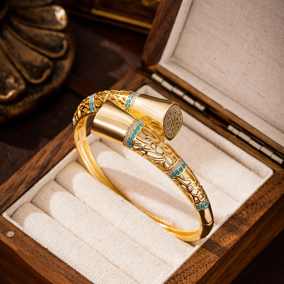 Title 1, Bracelet Irrégulier Creux de Mode pour Femme, A...