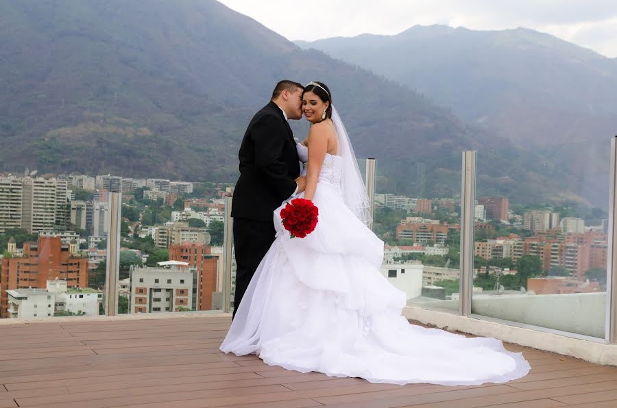 Photographe de mariage Moises Esmeral (moesmeral). Photo du 1 mai 2016