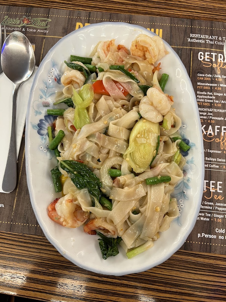 Drunken Noodles w/ shrimp and rice noodles