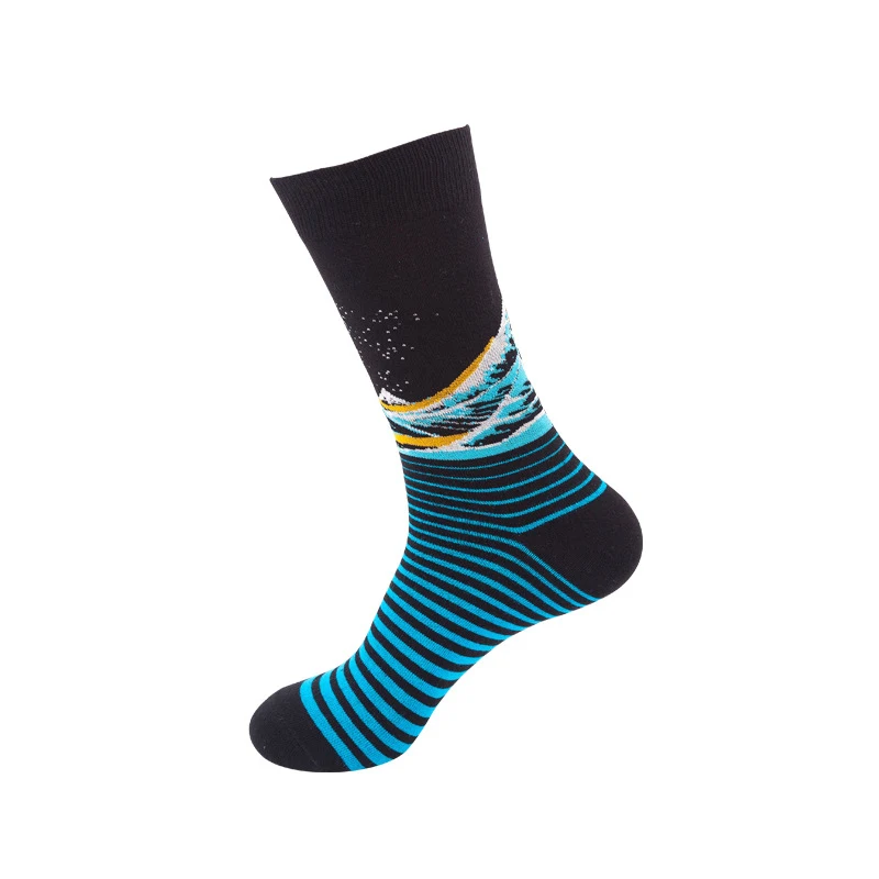 European and American street trend socks for skateboarding, offering comfort and style, perfect for board sports and cas