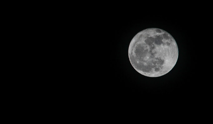 The Moon di petra vensi