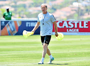 Stuart Baxter has a dismal record as SA coach, the writer argues .