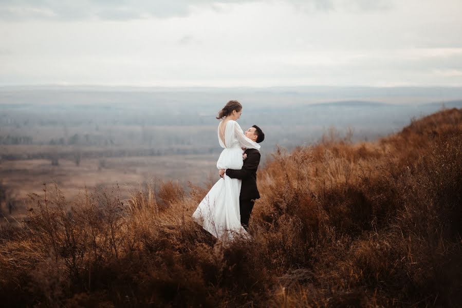 Fotógrafo de casamento Denis Kuznecov (thisisdenkk). Foto de 27 de dezembro 2020