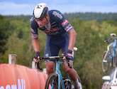 Van der Poel doet het op zijn Remco's met aanval van ver en is voor tweede maal Nederlands kampioen op de weg