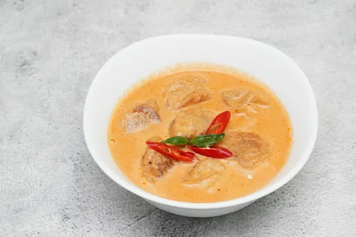 Chicken Red Thai Curry Momos