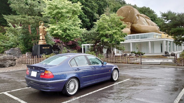 B3セダンのClub E46・真駒内滝野霊園・涅槃像・雨の日のドライブ・スマホ不調に関するカスタム事例の投稿画像6枚目