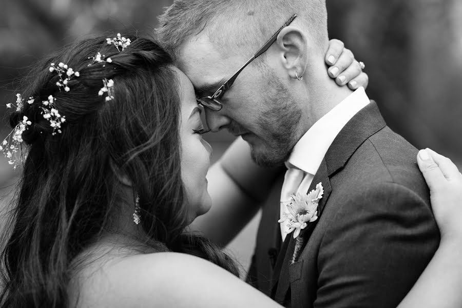 Wedding photographer Lauren Cox (laurencoxphoto). Photo of 30 April 2019