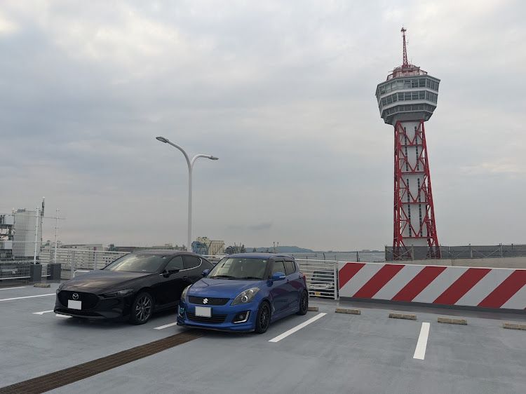 MAZDA3のスイフト ZC72S・車と風景・コラボありがとうございました・車好きな人と繋がりたい・暑かったり寒かったりに関するカスタム事例の投稿画像2枚目