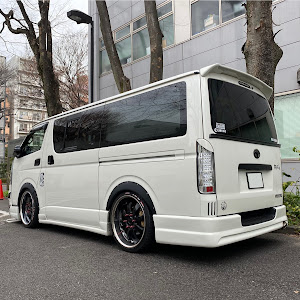 ハイエースバン TRH200V