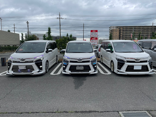 ヴォクシー の白い車に関するカスタム メンテナンスの投稿画像 車のカスタム情報はcartune