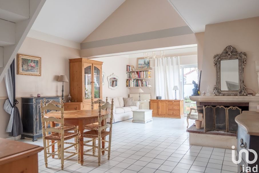 Vente maison 5 pièces 113 m² à Savigny-le-Temple (77176), 300 000 €