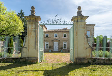 Propriété avec piscine 2