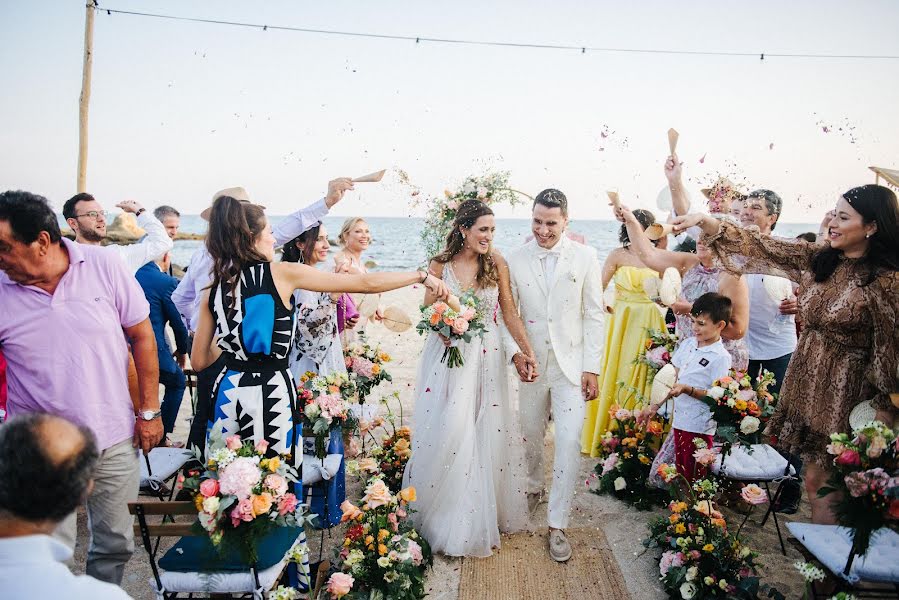 Fotógrafo de casamento Panos Apostolidis (panosapostolid). Foto de 28 de fevereiro 2023