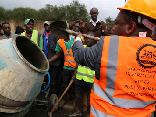 Nairobi Governor Mike Sonko with other officials during the commissioning of Thiongo road in Mt View estate, Westlands Constituency, July 3, 2018. /GPS