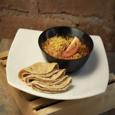 Sev Tomato Sabji With Phulka Roti