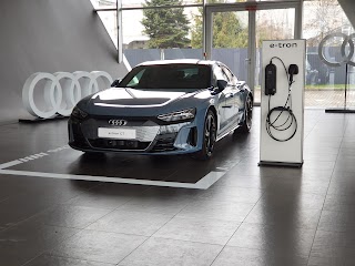 Audi Центр Львів на Липинського