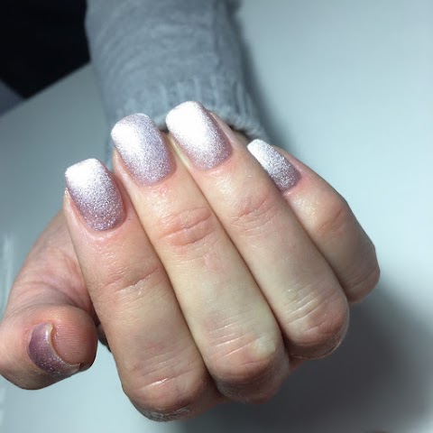 Verona nails club