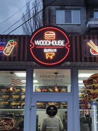 WoodHouse Burger and Sushi