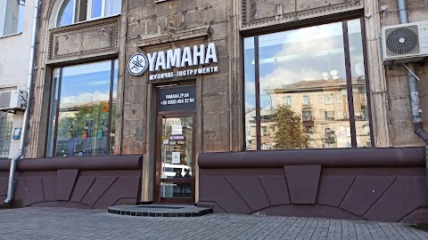 Yamaha, Фирменный музыкальный магазин