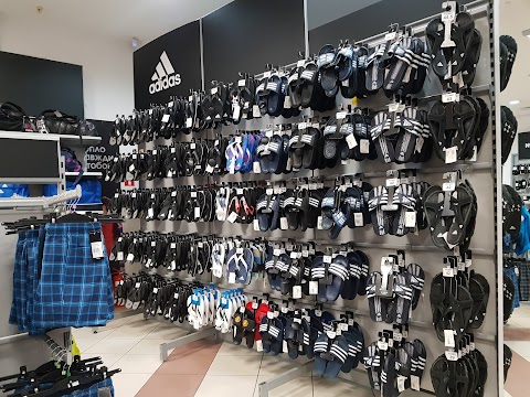 Дисконт-центр Adidas & Reebok