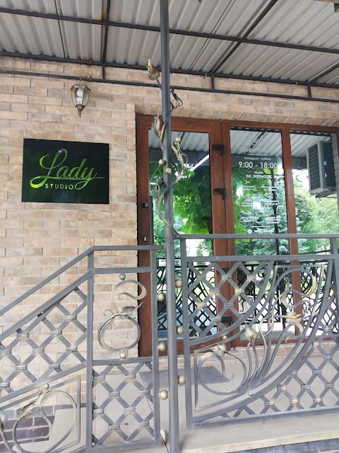 Lady Studio