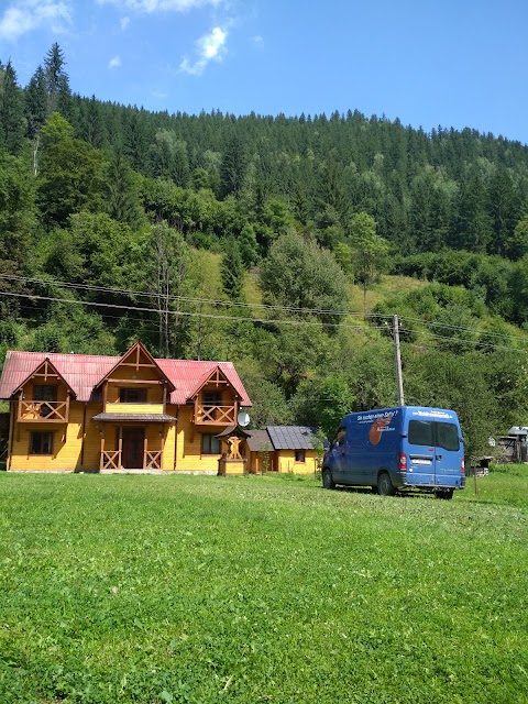 ГУЦУЛЬСЬКИЙ ДВІР