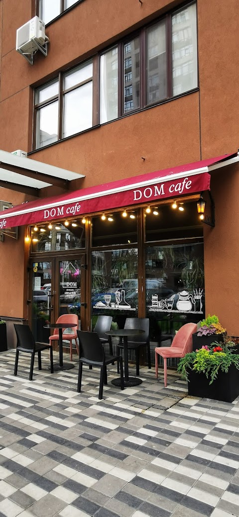 DOM cafe-Bar