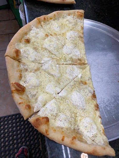 photo of Avanti's Pizza