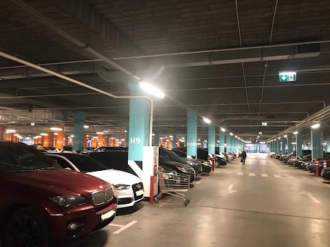 Auchan Mall Parking Lot