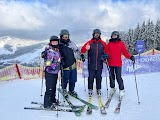 Dzvin-Ski - прокат лиж та сноубордів (Поляниця, біля готелю Vlad)
