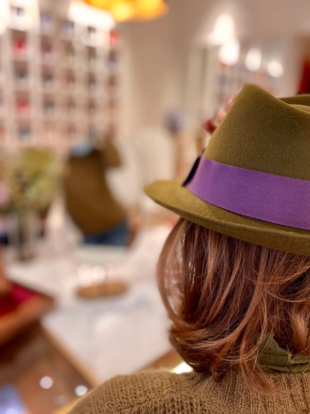 La Cerise sur le Chapeau