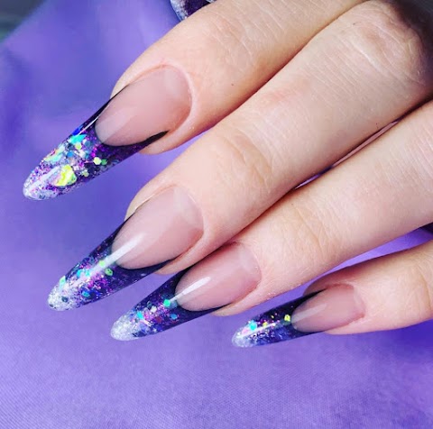 Міжнародний навчальний центр манiкюра Viola Nail Academy