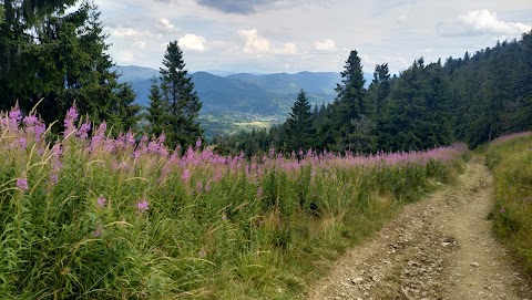 Під Хмарами